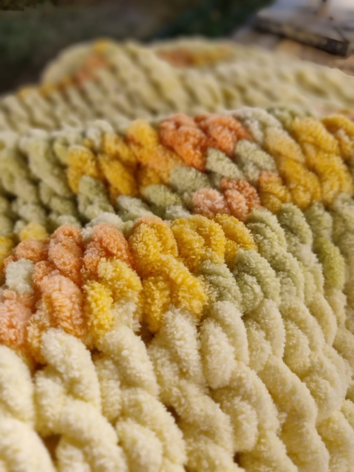Chainette pastel handmade baby blanket detail
