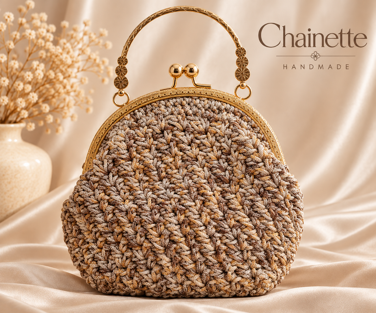 Chainette silk cotton crochet clutch detail